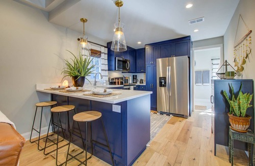 Downtown Charleston Cottage | Historic 1880s Freeman Cottage *5 min to King St