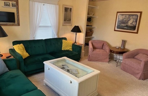 Harbor Springs House | Historic 2-bedroom in charming Harbor Springs with WiFi, AC, 1 block to water