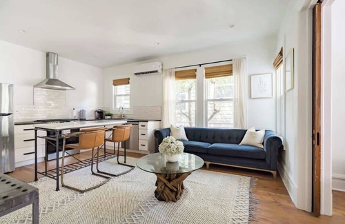 Uptown Apartment | Historic 6BR Walk to NW Shops Sleeps 12