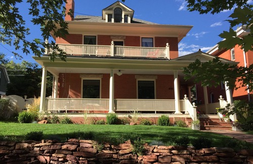 Mapleton Hill House | Historic and Renovated home, minutes to Pearl Street and hiking trails.