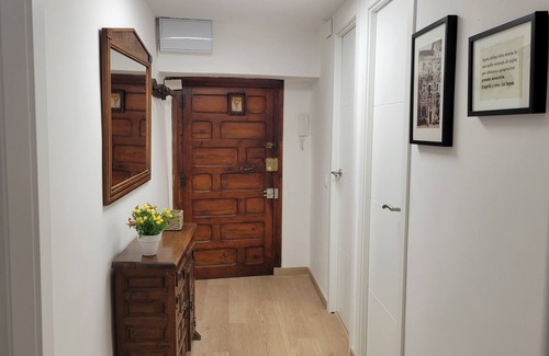 Haro Apartment | Historic apartment in the center of Haro with office.