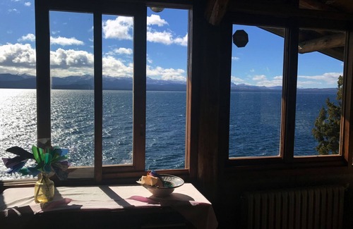 San Carlos de Bariloche House | Historic Bariloche Lake with a Private waterfront