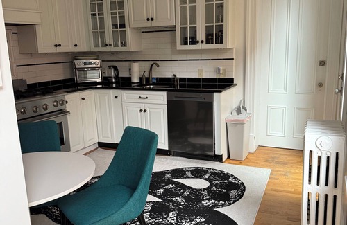 Medford Street - The Neck Apartment | Historic Boston apartment with private garden/patio