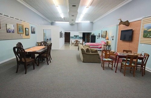 Iuka House | Historic Building with Lots of Space