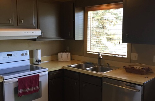 Estes Park Cabin | Historic Cabin with Spectacular Views! Full Kitchen, Walk into RMNP #20-NCD0303