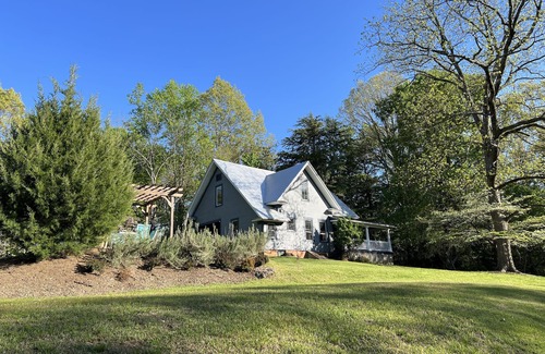 Lynn House | Historic charm in downtown Tryon; 18 Minutes from Tryon Intl Equestrian Center