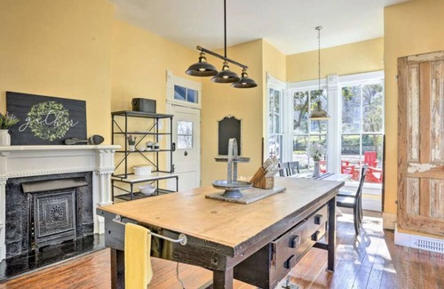 St. Elmo Improvement League House | Historic charm in St. Elmo 3BR/3BA situated on over an acre at base of Lookout