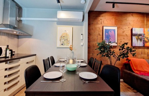 Engen Condo | Historic charm in the heart of Bergen