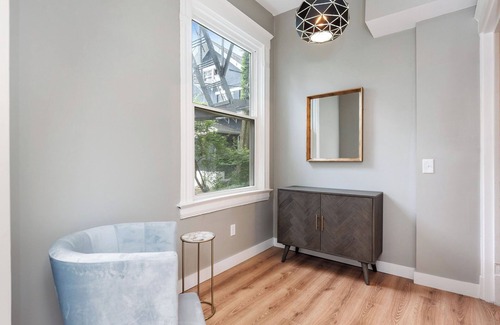 Mount Auburn House | Historic Charm Meets Modern Comfort - 3BR Home in Mt. Auburn