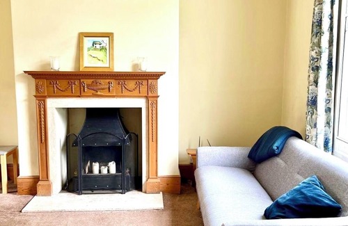 Oxford House | Historic city centre, large rooms, sleeps 10, free parking. Fast wifi.