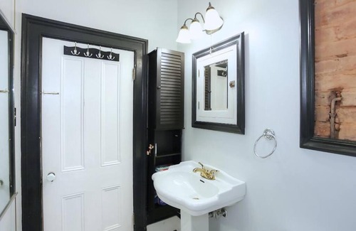 Court House Hill Apartment | Historic Comfort Atop Downtown - The Aurora Suite