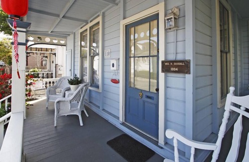 Pacific Grove Cottage | Historic 'Cottage at the Cove' at Lover's Point - Your Home Away From Home