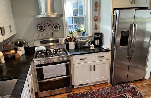 College Hill House | Historic Cottage in Fox Point with Terrace and Gardens. Walk to Brown/RISD