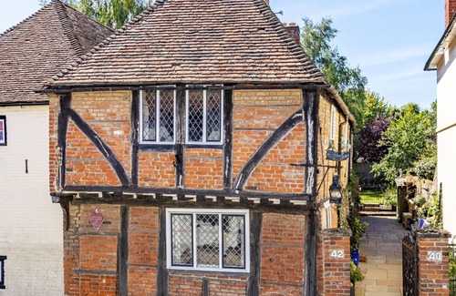 Bridge House | Historic Cottage in village very close to Canterbury