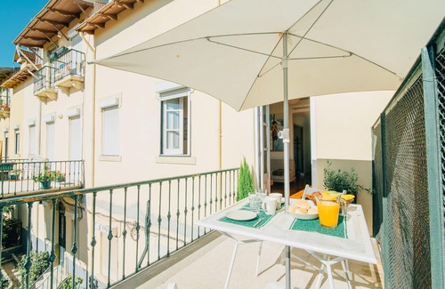 Alfama Apartment | Historic district André's House · Vila Berta PREMIUM 5persons