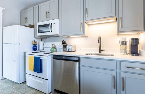 Historic District Apartment | Historic dog-friendly home 2 blocks to Main St