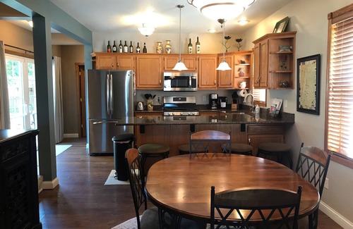 Stillwater House | Historic Downtown Stillwater Within Walking Distance From This South Hill Home