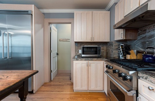 River Terrace Cottage | Historic Downtown │Walk Everywhere │Private Hot Tub │One Block to River
