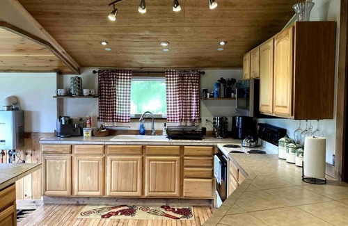 Port Kent Cottage | Historic Edgehill Cottage