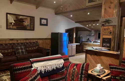 Port Kent Cottage | Historic Edgehill Cottage