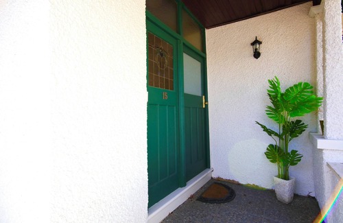 New Town Villa | Historic English Manor in New Town | Euro-Inspired | Free Parking | Near Hobart”