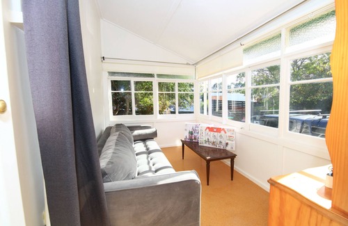 New Town Villa | Historic English Manor in New Town | Euro-Inspired | Free Parking | Near Hobart”