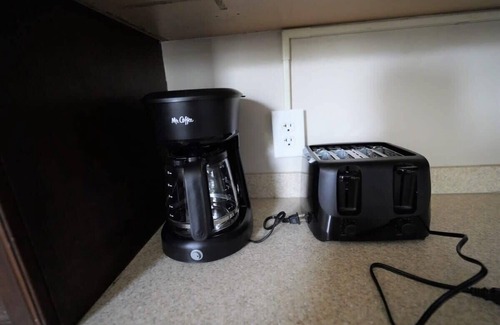 South Side Flats Apartment | *Historic Gem* Heart of Southside-Sleeps 10