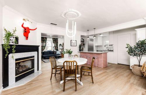 Encanto House | Historic Gem with Pool in the heart of Downtown