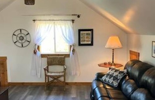 Lopez Island Cottage | Historic getaway Farmhouse! On 5 acres Available in April! Cozy retreat Isla