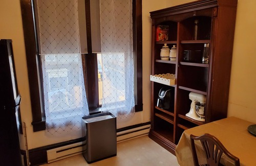 Brunswick Apartment | Historic Getaway near Harpers Ferry, Frederick, Antietam, C&O Canal and more!
