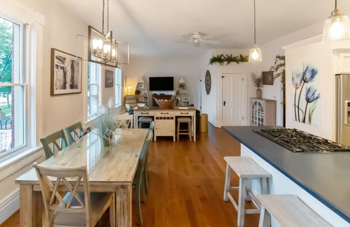 New Richmond Apartment | Historic Getaway w/Stunning River Views -3BR Suite