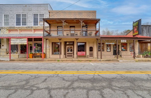 Hardy House | Historic Hardy Home w/Game Room on Main Street