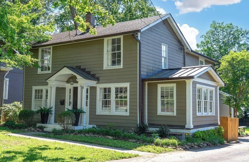 Franklin House | Historic Holloway Haven in DT Franklin w/fire-pit