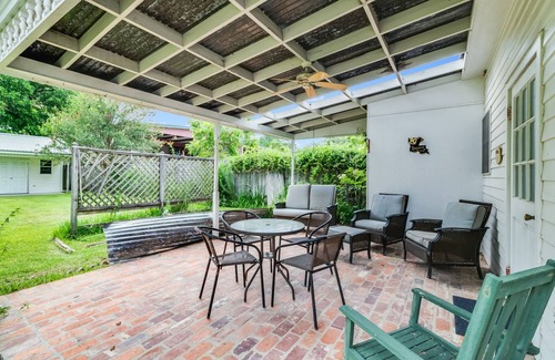 Scott House | Historic Home Downtown Scott: Sleeps 6, Near I-10