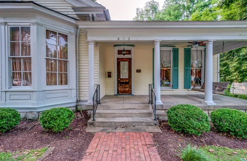 Historic Downtown Franklin House | Historic Home in Downtown Franklin - Walk to ALL the Charm & Convenience