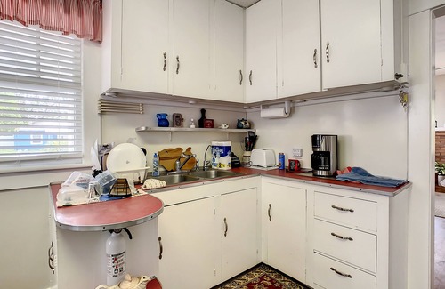Venice House | Historic Home Next to the Island w/Private Hot Tub and Pet Friendly