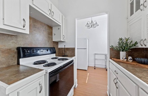 New Iberia House | Historic Home w/a Fresh Look - Downtown