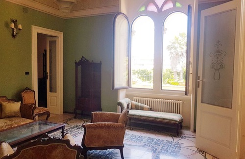 Carpignano Salentino Villa | Historic villa with frescoes and garden