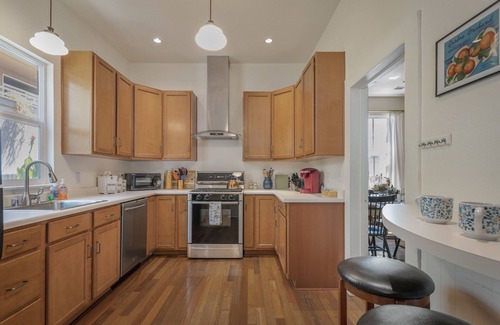 Santa Rosa House | Historic Light-Filled 2BR Close to Downtown Core!