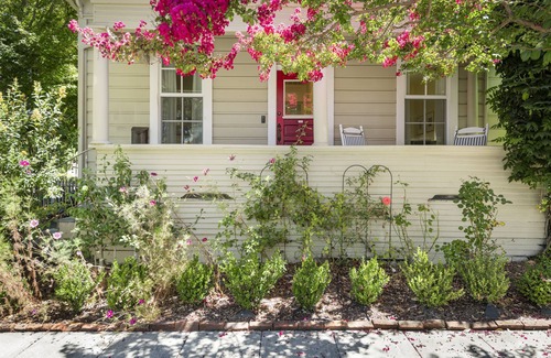 Santa Rosa House | Historic Light-Filled 2BR Close to Downtown Core!