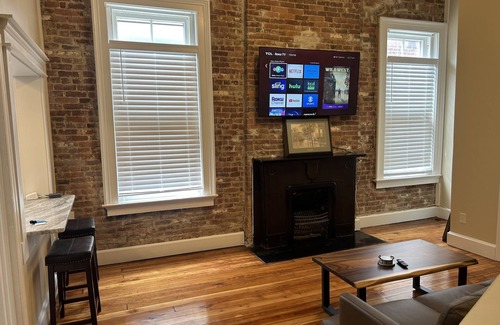 Frankfort Apartment | Historic Loft in Frankfort Entertainment District