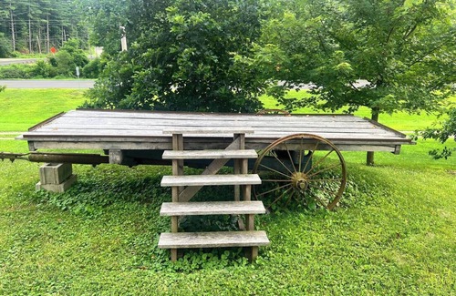 Shawnee Apartment | Historic Loft Near Hocking Hills + Tavern Access