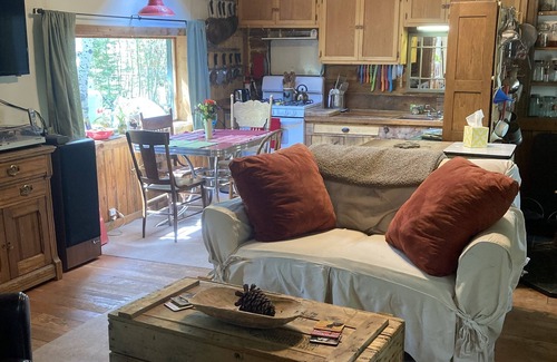 Eldora House | Historic Log Cabin in Eldora! 10 minutes to Ski Area!