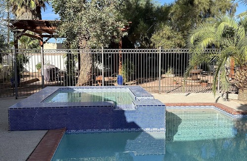 Sam Hughes House | Historic Luxe Retreat | Pool,Spa + 6 En-Suite Beds