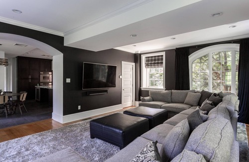 Gulph Mills House | Historic Mainline 8 bdrm, 3 story Mansion, pool, basketball, badminton and more