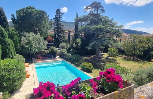 Barbaira House | Historic maison de maître 3 bedroom apt with AC in Barbaira close to Carcassonne