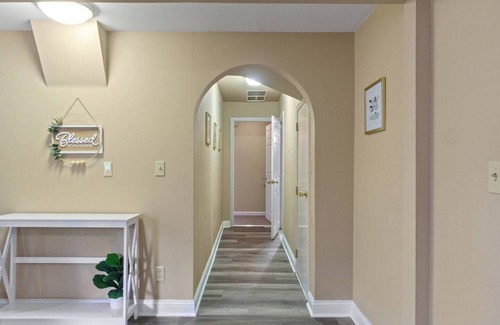 West Central Apartment | Historic Mansion Apt 3 in Downtown - Free Parking!