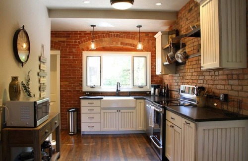 Bozeman House | Historic Neighborhood 2 Blocks from Downtown Bozeman.