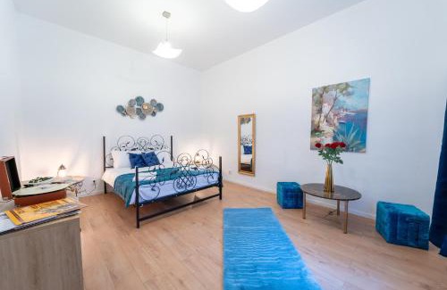 Cluj-Napoca City Centre Villa | Historic Palace in main square-Unirii Plazza