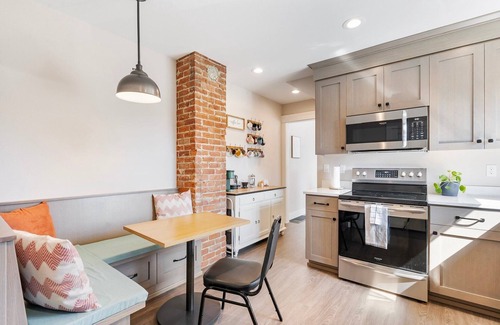 Newberg House | Historic, Restored Home - Downtown Newberg